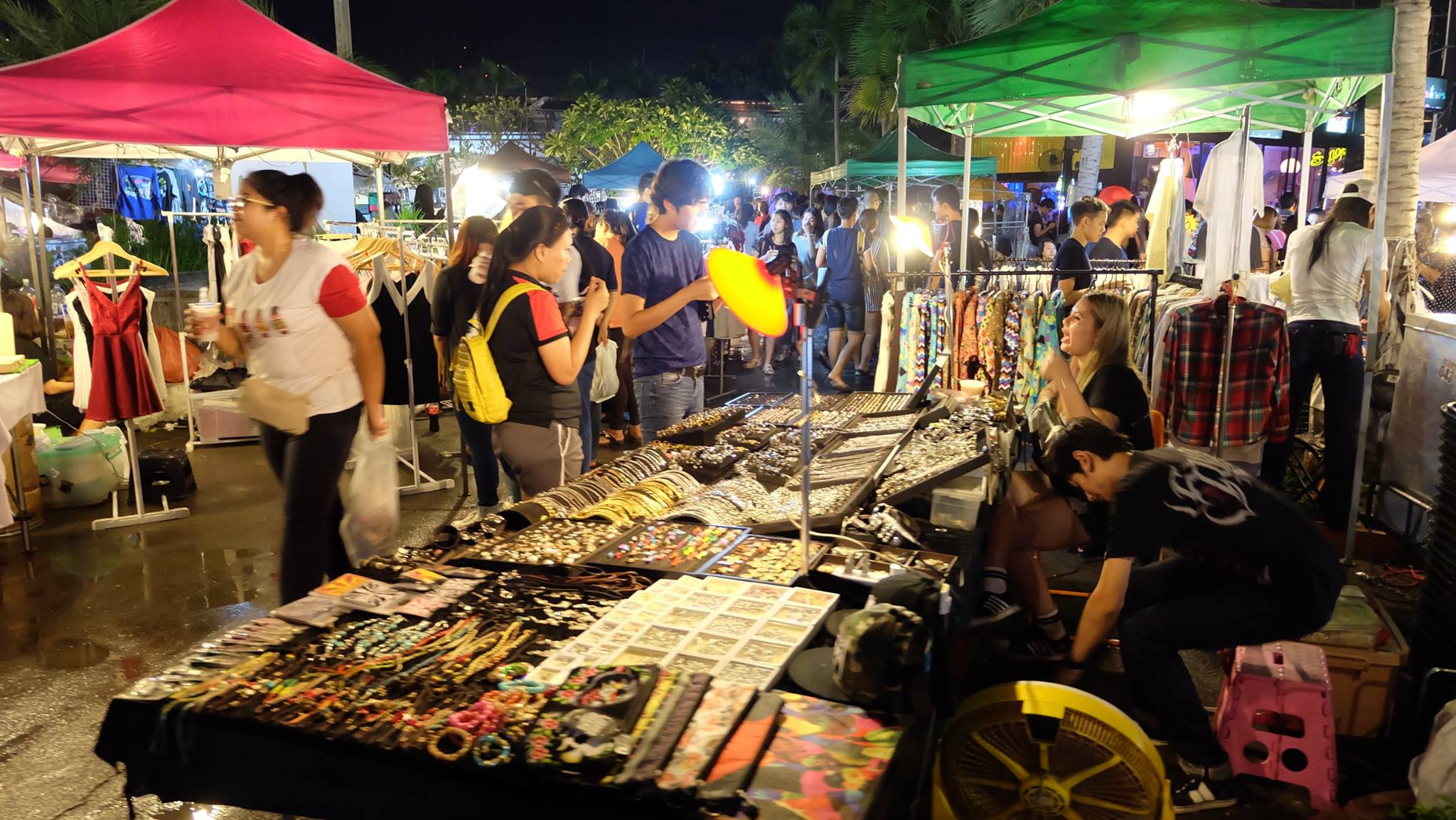 attraction-Angkor Night Market - Shopping.jpg